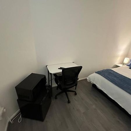 Small Cozy Private Bedroom Zone1 London Kültér fotó