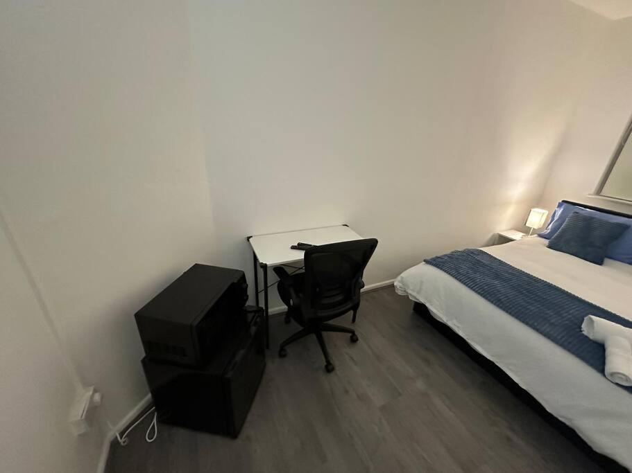 Small Cozy Private Bedroom Zone1 London Kültér fotó